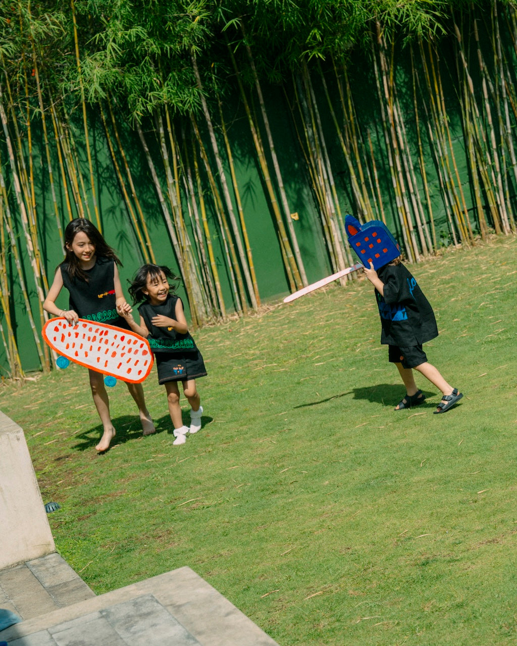 The Bee Mischief Set in Midnight