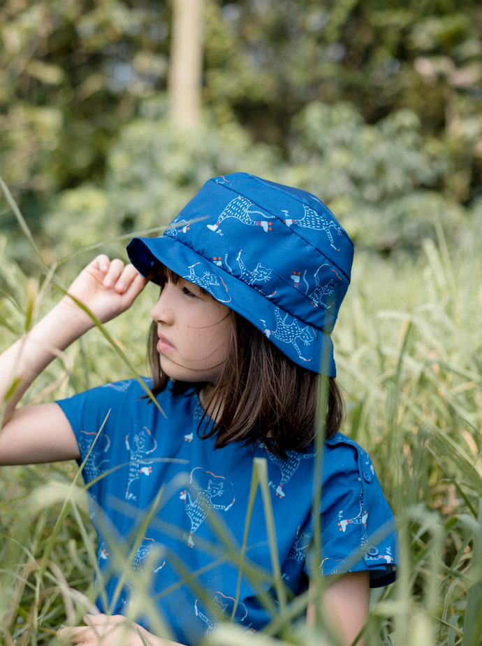 Doodleville Little Bucket Hat in Bleu